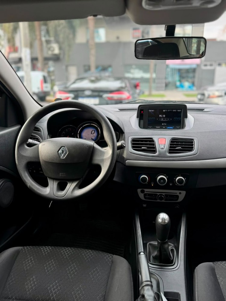 Renault FLUENCE 1.6 DYNAMIQUE — foto 11
